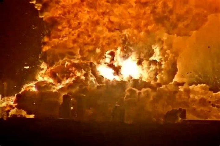 How do you instantly explode C4?