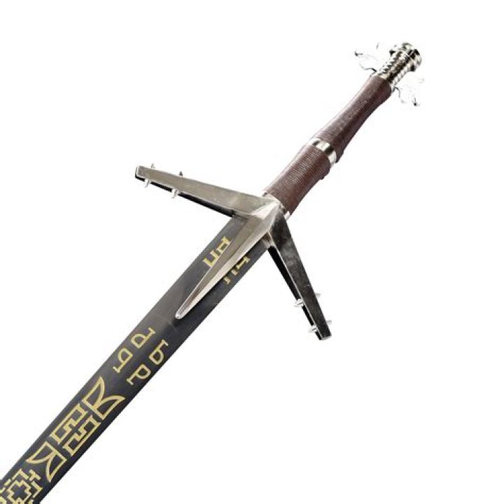 Is The Witcher silver sword good?